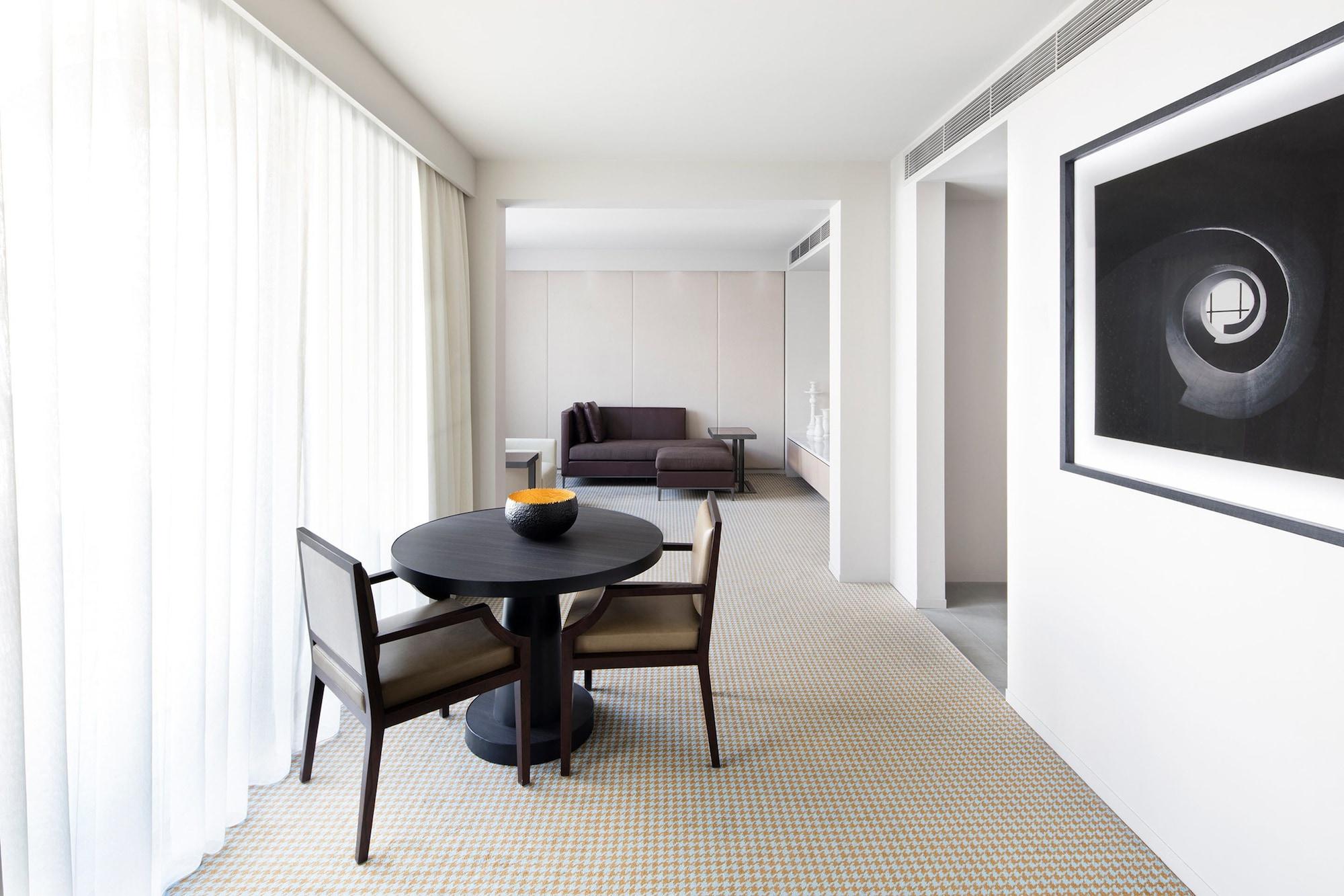 קנברה Hotel Realm מראה חיצוני תמונה A suite at The Standard East Village