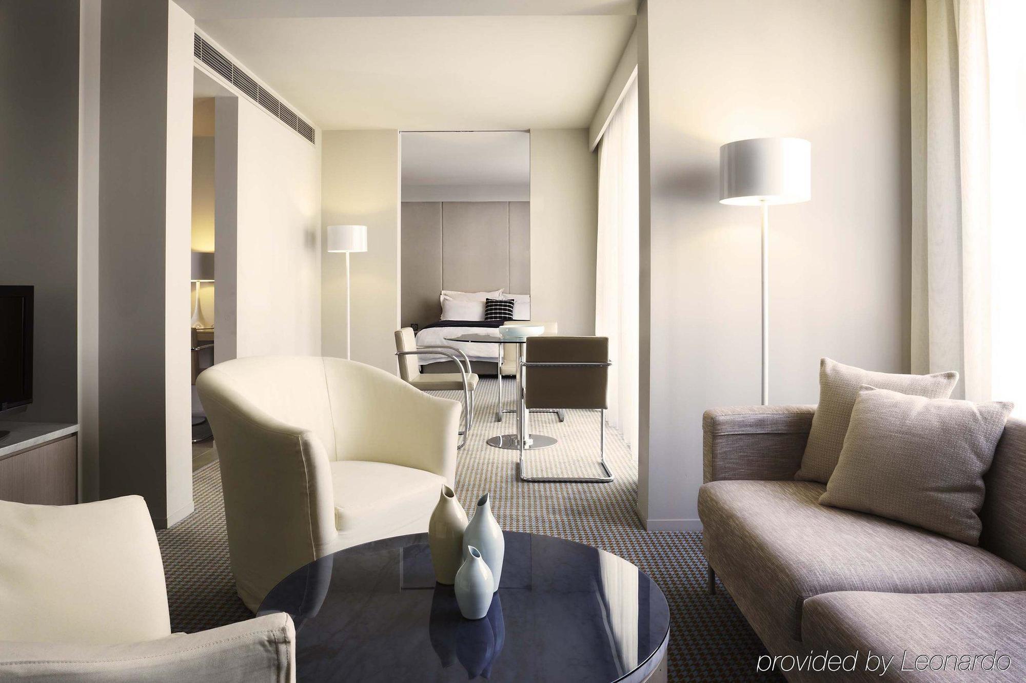 קנברה Hotel Realm חדר תמונה A suite at the hotel