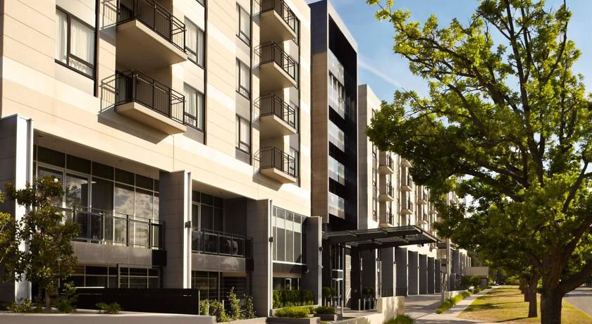 קנברה Hotel Realm מראה חיצוני תמונה Residential complex in the city