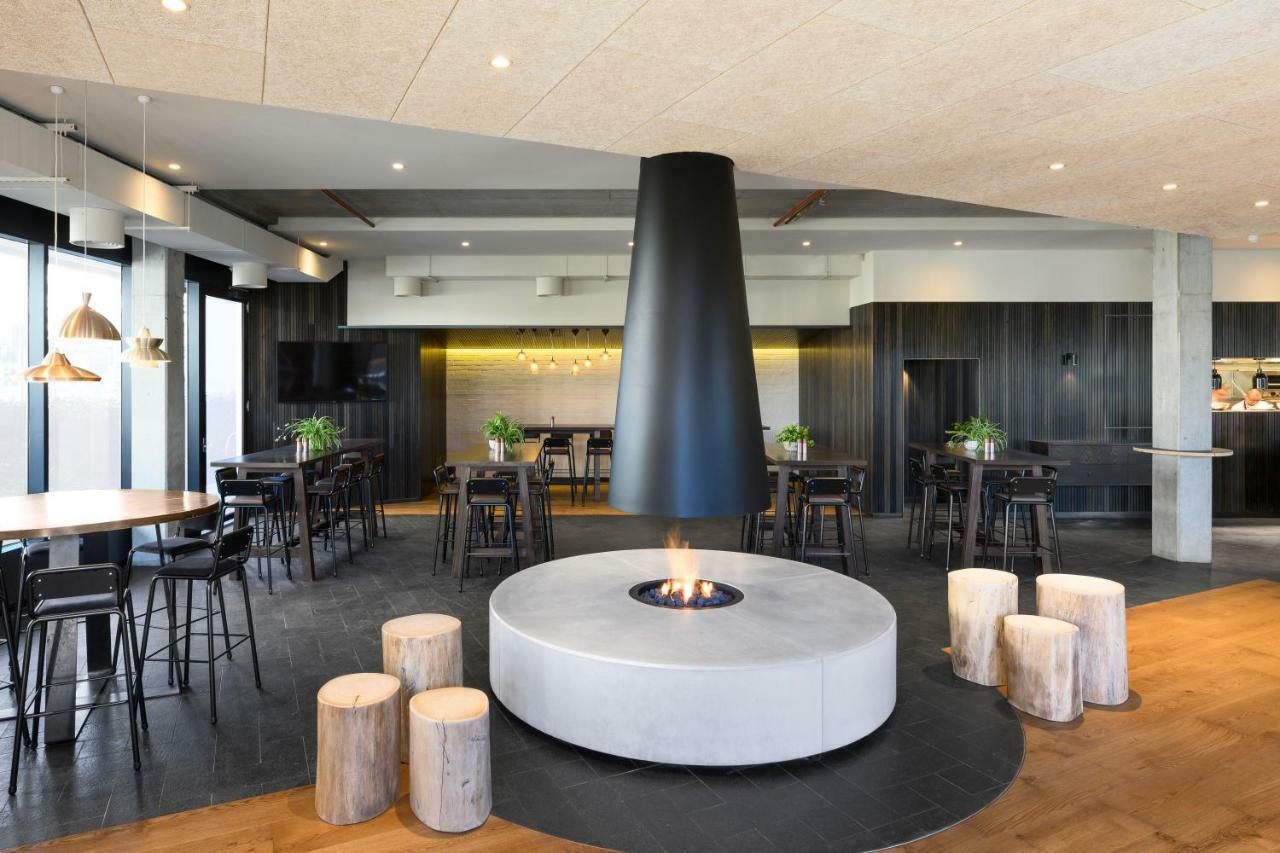 קנברה Hotel Realm מראה חיצוני תמונה The lounge at the airport